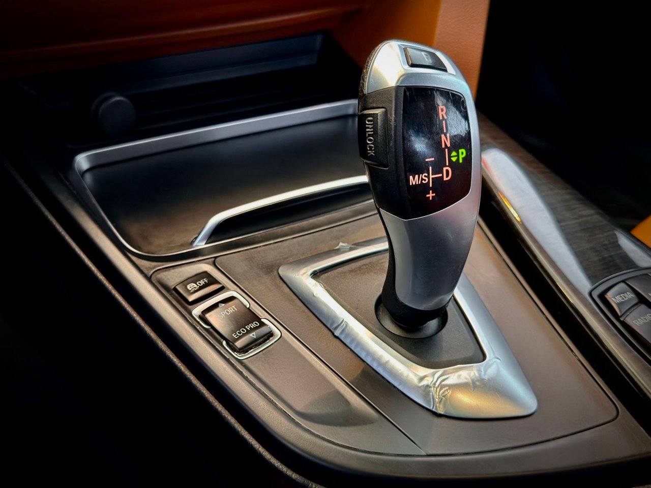 2016 BMW 3 Series Beige Notre-Dame-des-Prairies - photo #25