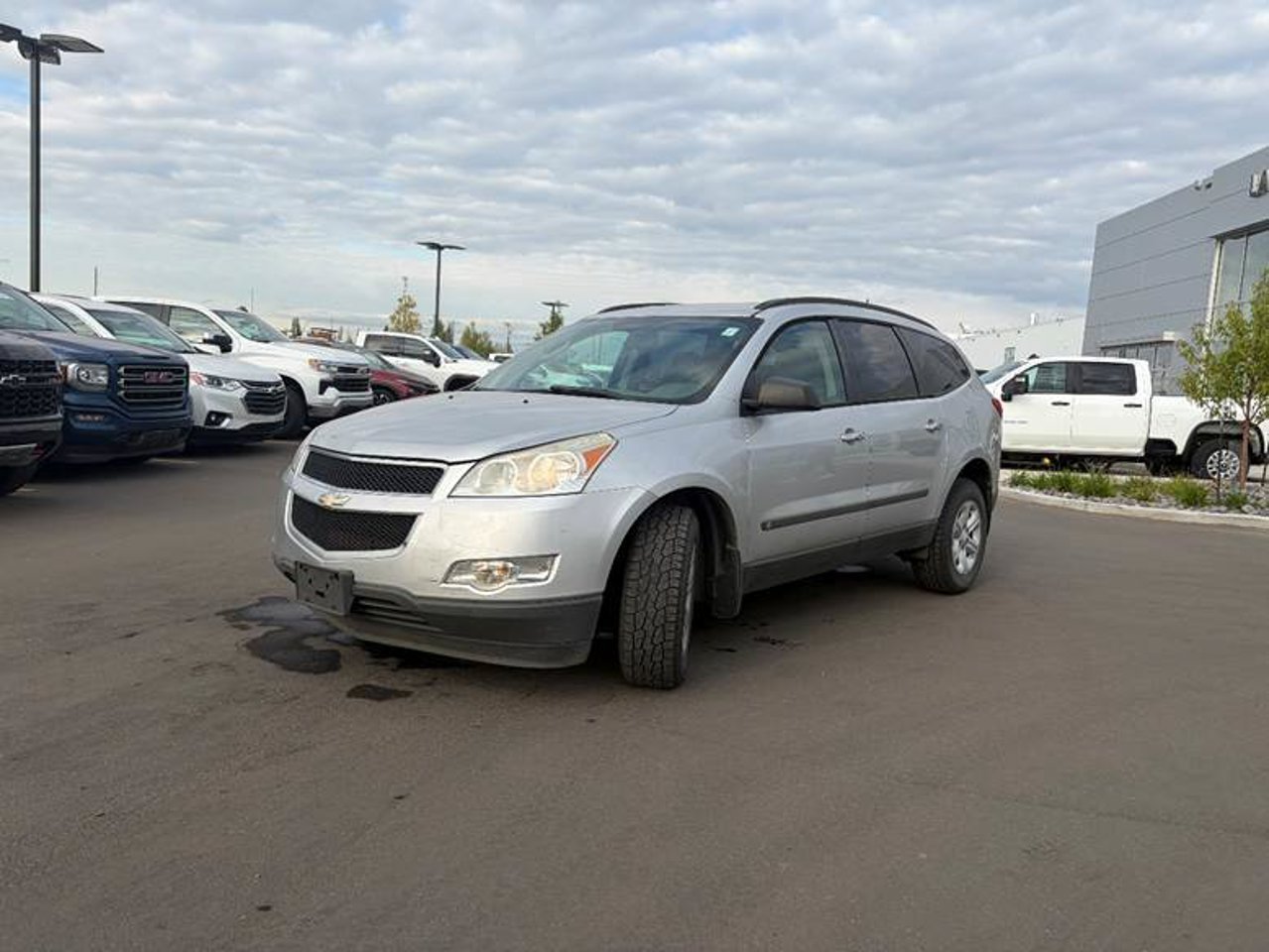 2010 Chevrolet Traverse FWD 4dr 1LS Grey Sherwood Park - photo #2