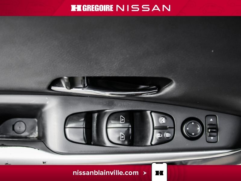 2019 Nissan Kicks White Laval - photo #26