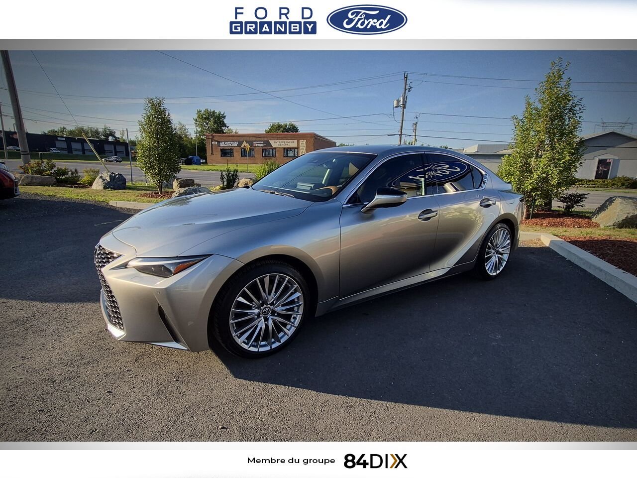 Lexus IS 2023 Argent Granby - photo #3