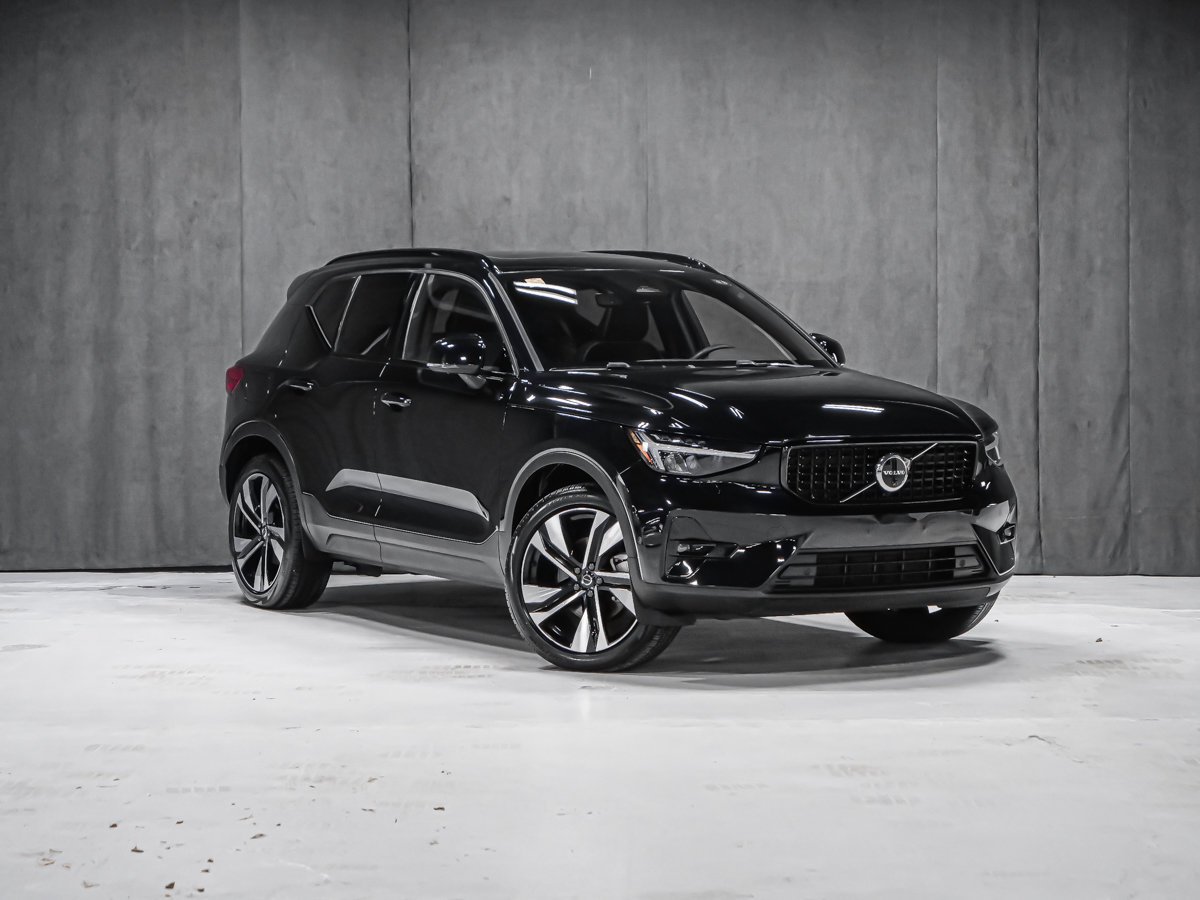 Volvo XC40 B5 PLUS DARK THEME CLIMATE 2025 Noir Montréal - photo #1