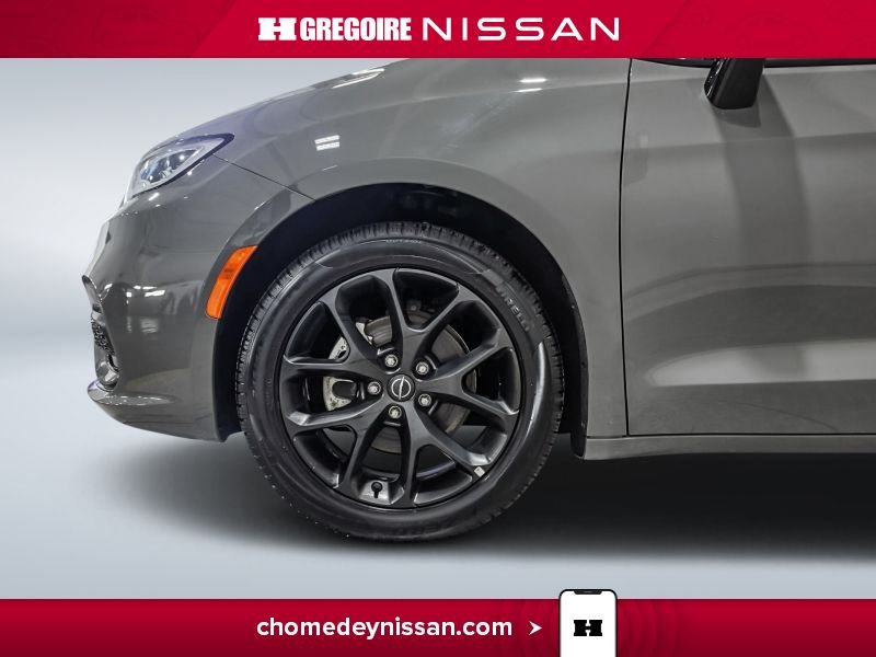 2025 Chrysler Pacifica Grey Saint-Eustache - photo #12