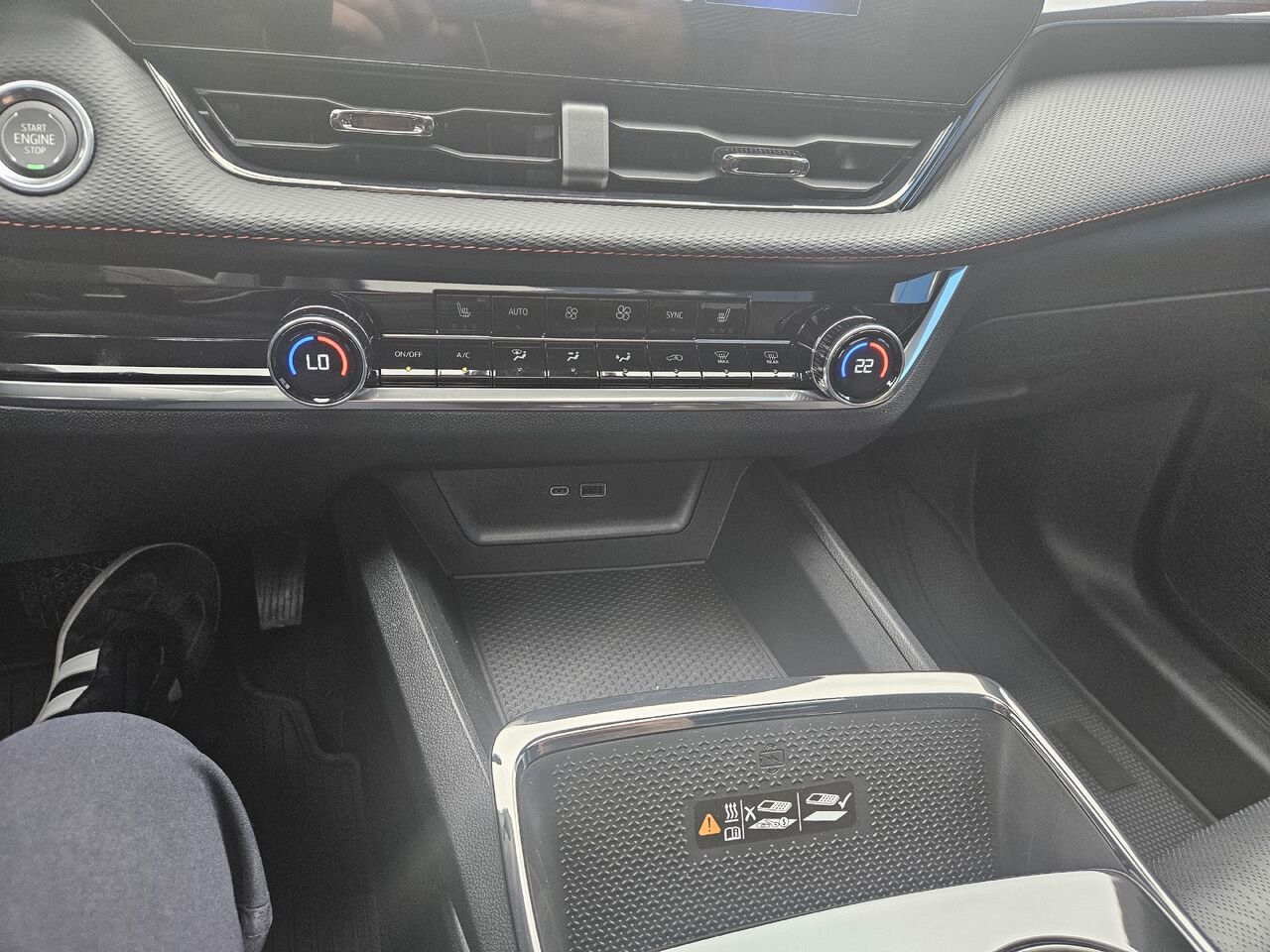 Chevrolet Equinox RS 4 portes TI 2027 Blanc polaire, triple couche Thetford Mines - photo #12