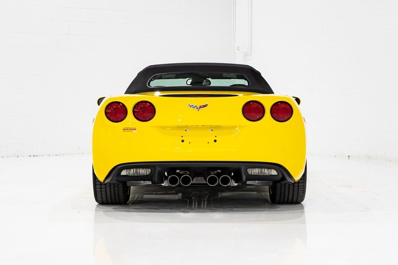 Chevrolet Corvette PRIX EN USD | With Only 900km (563mi) From New With Window Sticker 2008 Jaune Montréal - photo #89