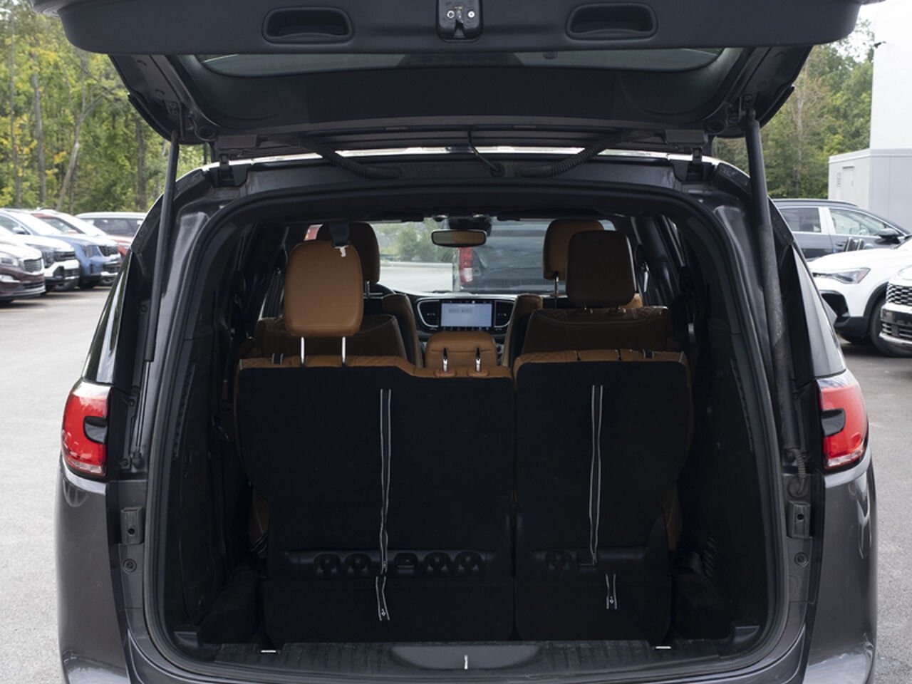 Chrysler Pacifica Hybrid 2023 Gris Gatineau - photo #6