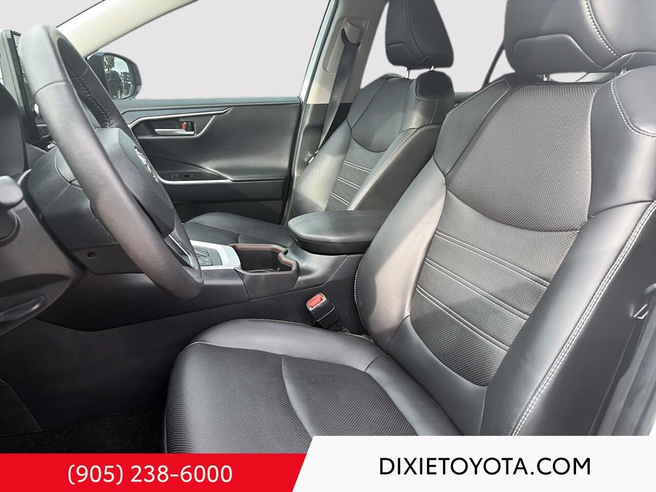 2024 Toyota RAV4 LIMITED AWD / CLEAN CARFAX / HEATED AND VENTILATED SEATS / MOONROOF / ALLOY WHEELS / CARPLAY AND ANDROID AUTO White Mississauga - photo #8