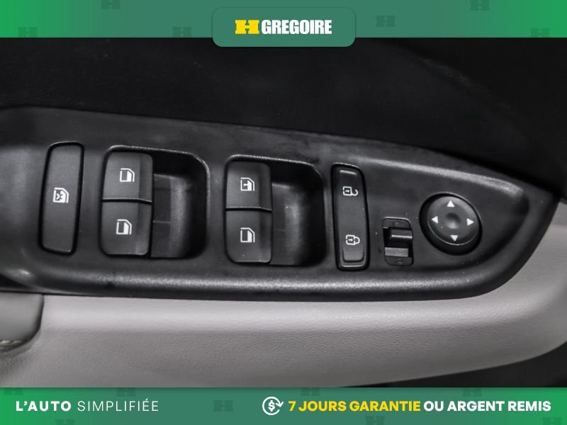2020 Hyundai Venue Green Saint-Eustache - photo #11