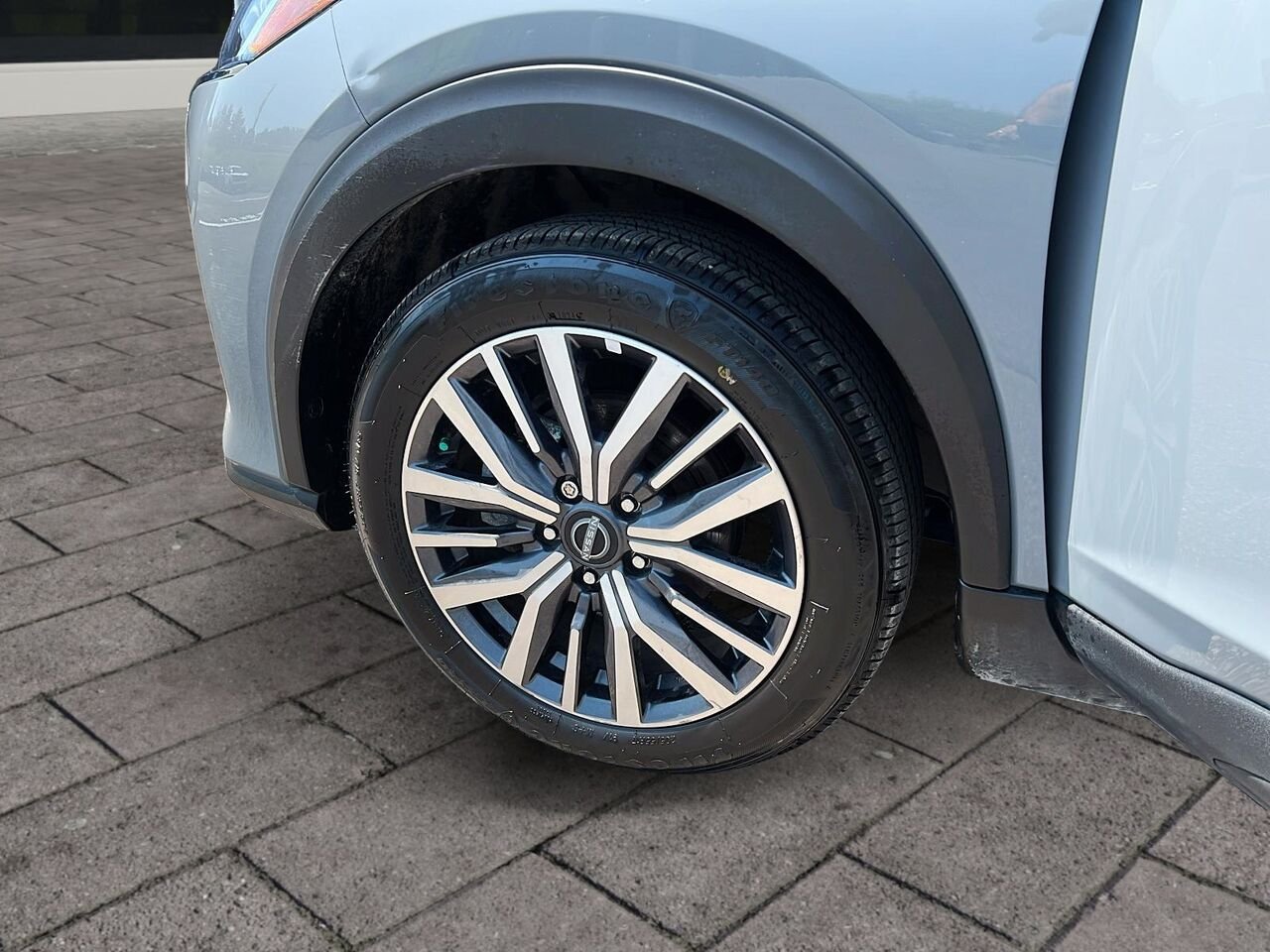 2024 Nissan Kicks SV TA Grey Québec - photo #24