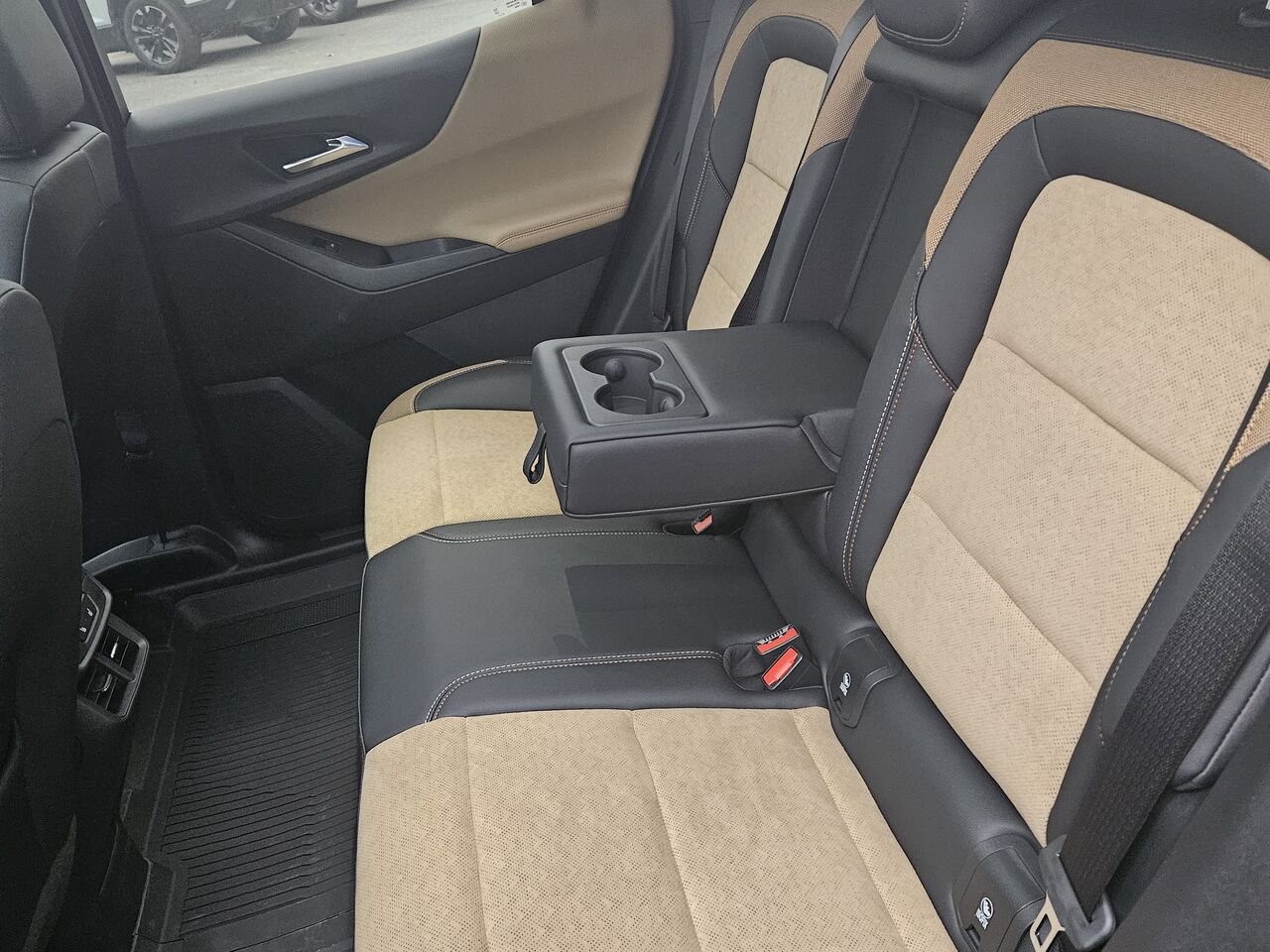 2027 Chevrolet Equinox 4 portes 4RM ACTIV Mosaic Black Metallic Thetford Mines - photo #17