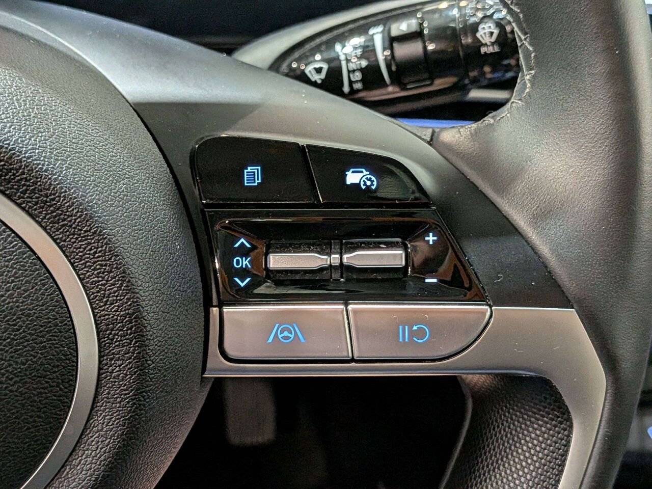 2025 Hyundai Elantra Preferred IVT w/Tech Pkg Black Val-David - photo #16