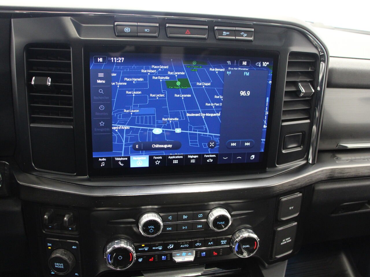 2024 Ford Super Duty F-250 SRW LARIAT Black Saint-Eustache - photo #9