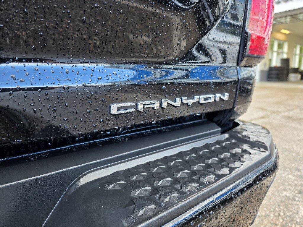 2025 GMC Canyon Denali Black Mont-Laurier - photo #8