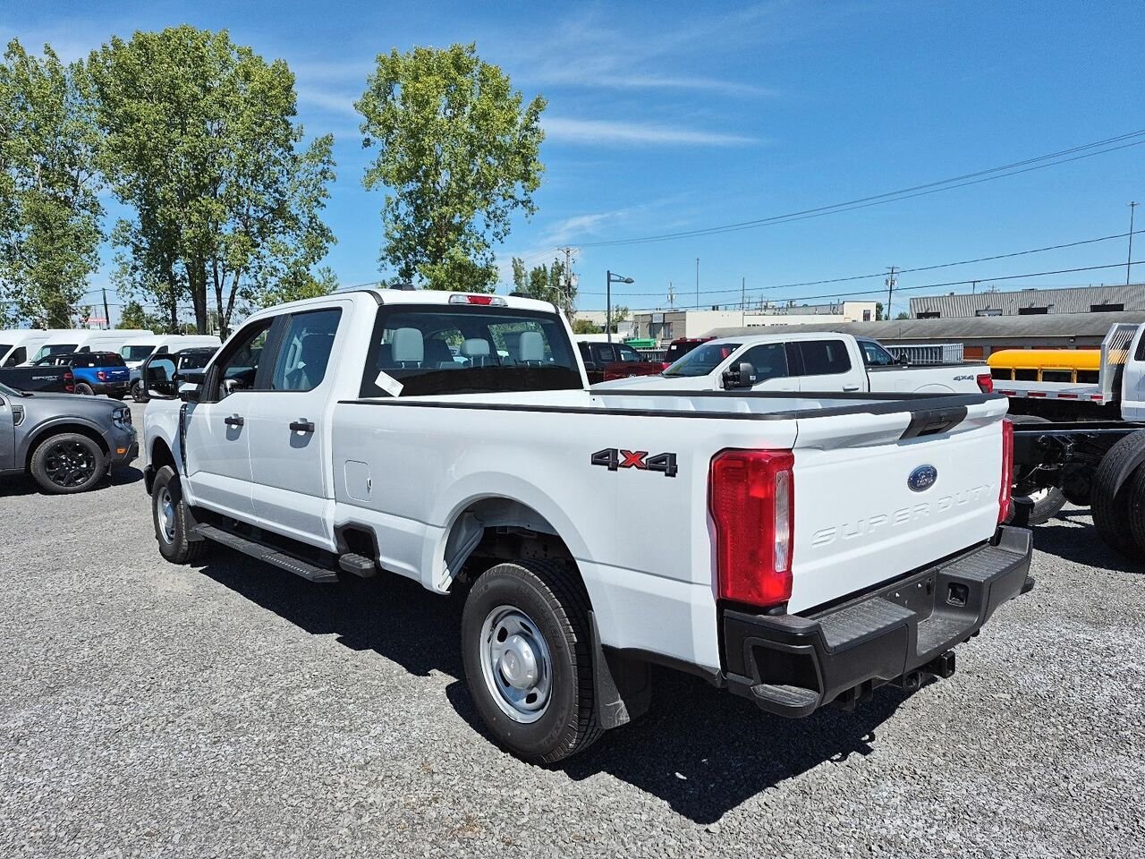 2026 Ford Super Duty F-250 SRW Oxford White Saint-Jérôme - photo #3