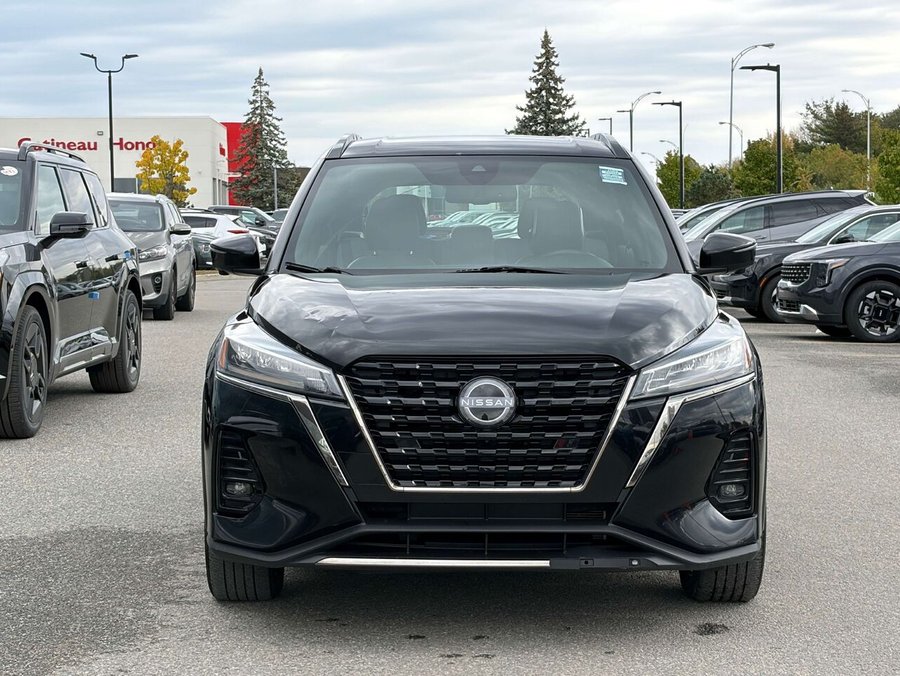 2023 Nissan Kicks SR FWD Black