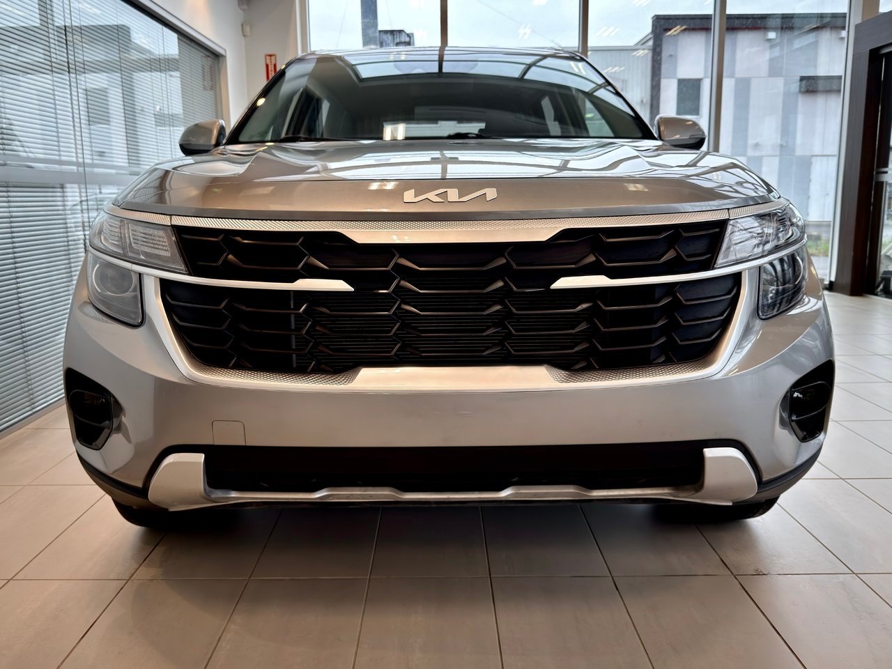 2024 Kia Seltos gray Notre-Dame-des-Prairies - photo #5