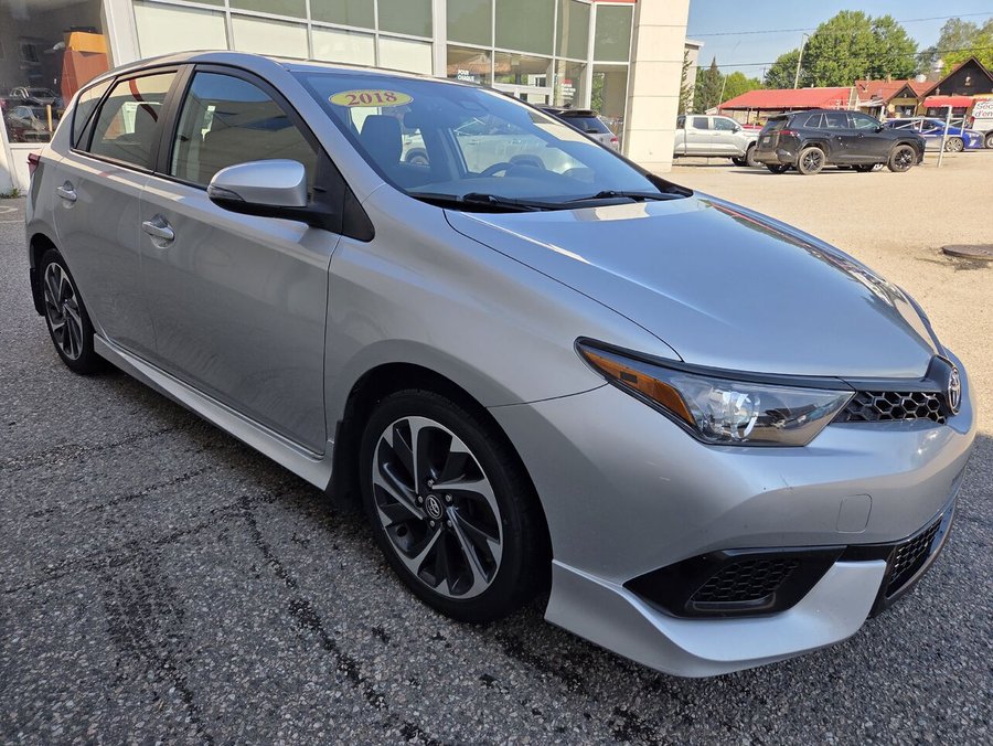 2018 Toyota COROLLA IM 2018 Silver