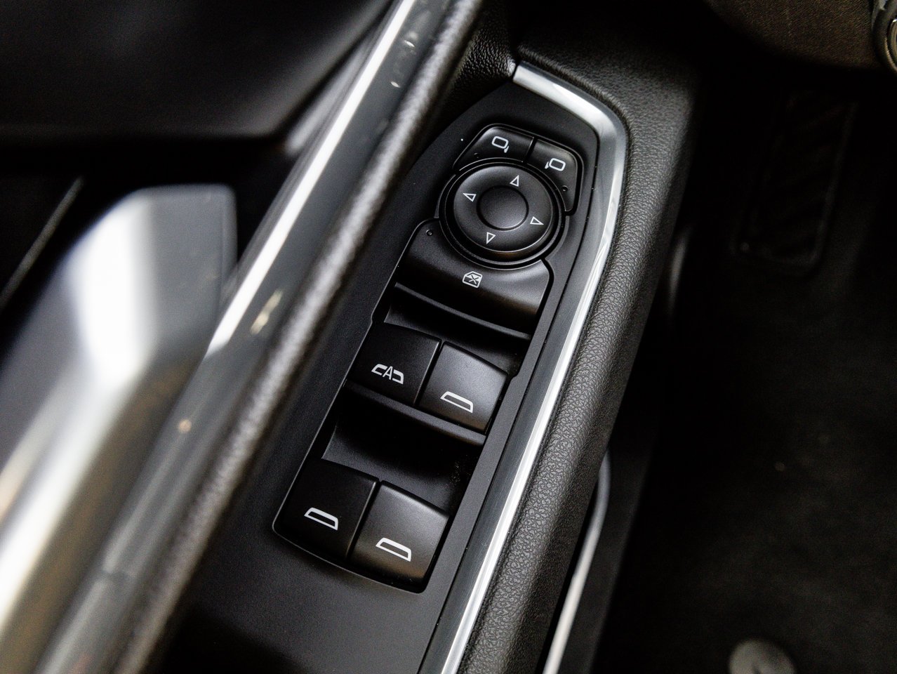 2026 Chevrolet Silverado 1500 4WD Crew Cab 147 LT White Sherwood Park - photo #17