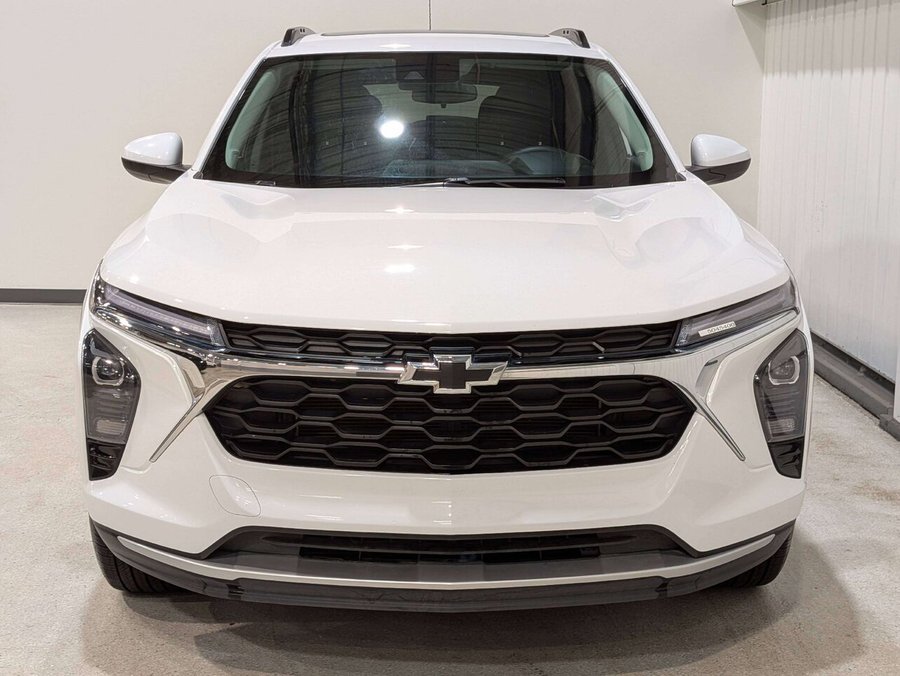 2025 Chevrolet Trax White