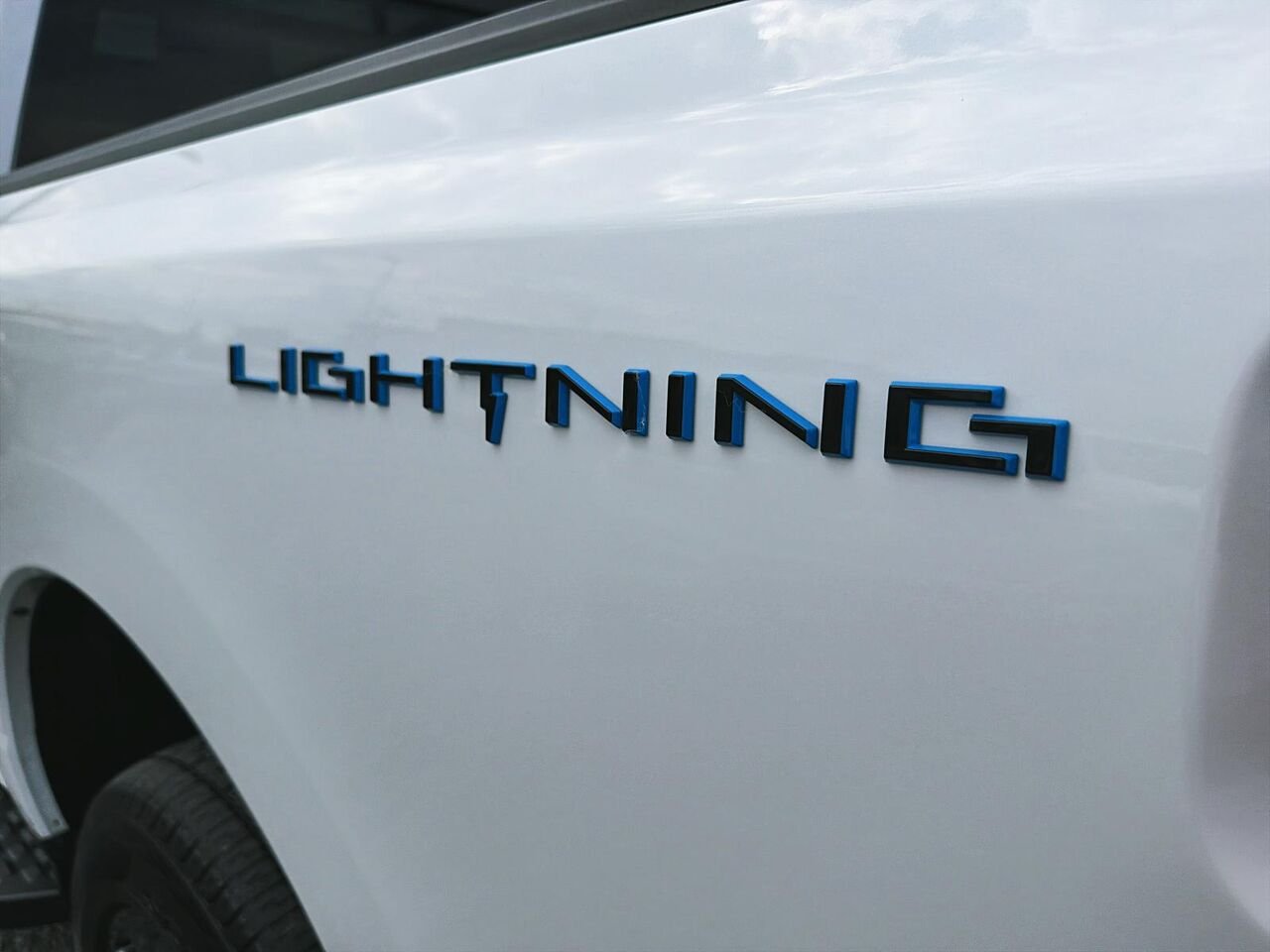 Ford F-150 Lightning 2024 Blanc Saint-Jérôme - photo #7