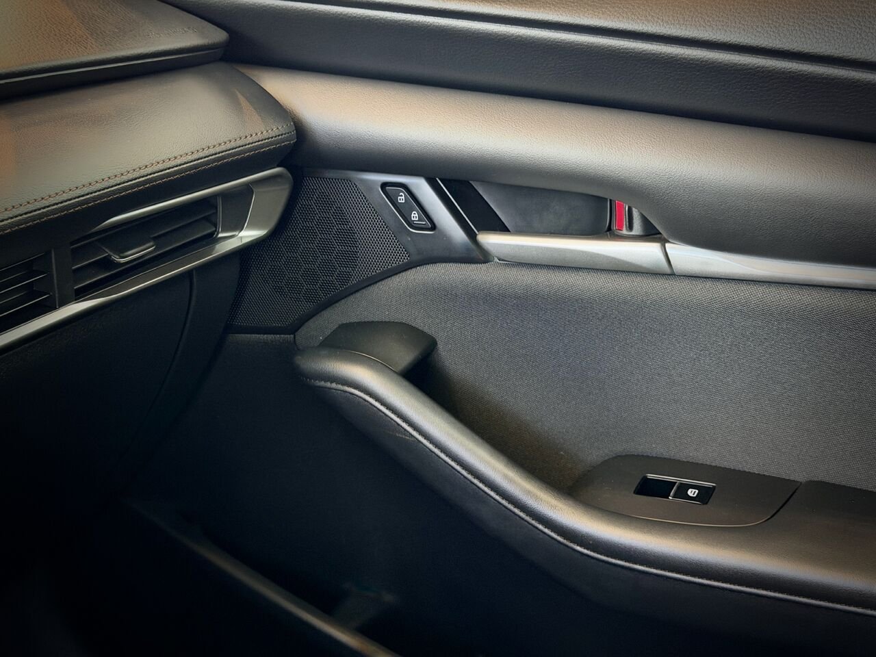2022 Mazda Mazda3 Sport White Notre-Dame-des-Prairies - photo #31