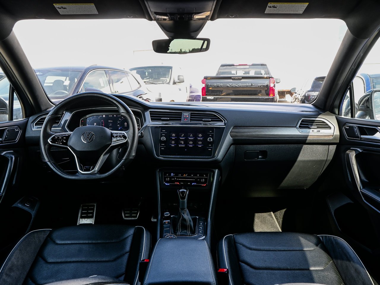 2024 Volkswagen Tiguan Highline R-Line 4MOTION Grey Sherwood Park - photo #31