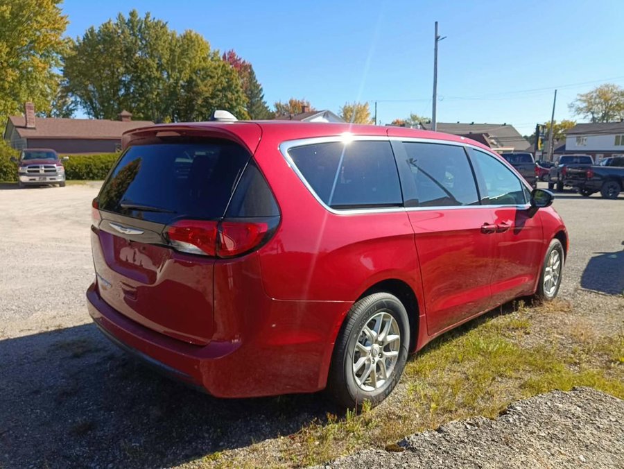 Chrysler Grand Caravan SXT 2RM 2025 Rouge