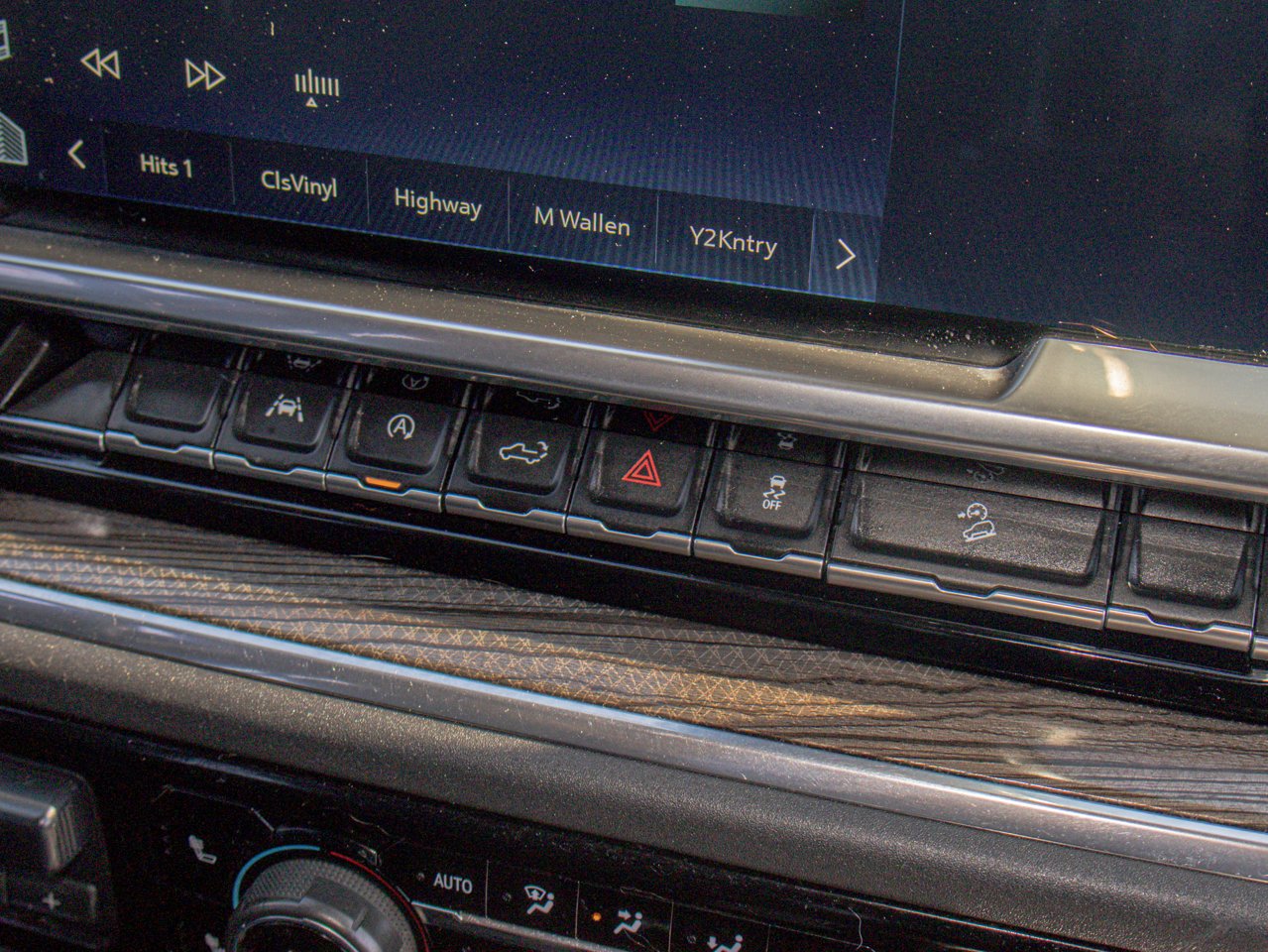 2023 Chevrolet Silverado 1500 4WD Crew Cab 147 LT Trail Boss Grey Sherwood Park - photo #27