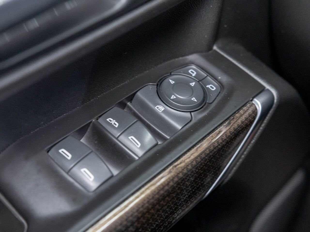 Chevrolet Silverado 1500 LT V8 4X4 *GR. REMORQ MAX* SIEGES CHAUFF *CARPLAY 2020 Blanc Saint-Jérôme - photo #27