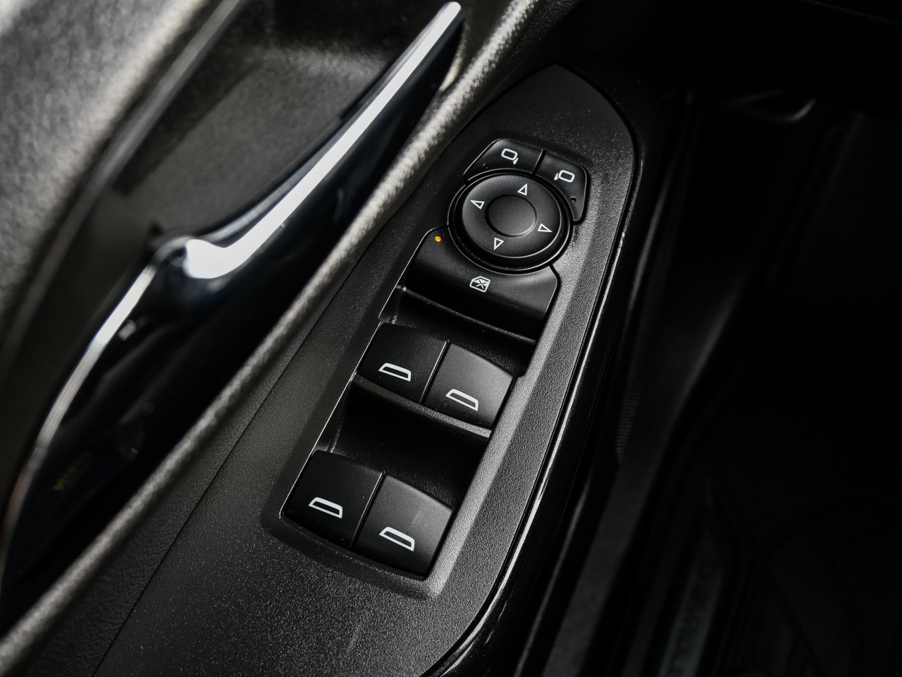 2025 Chevrolet Trax FWD 4dr 2RS Black Sherwood Park - photo #17