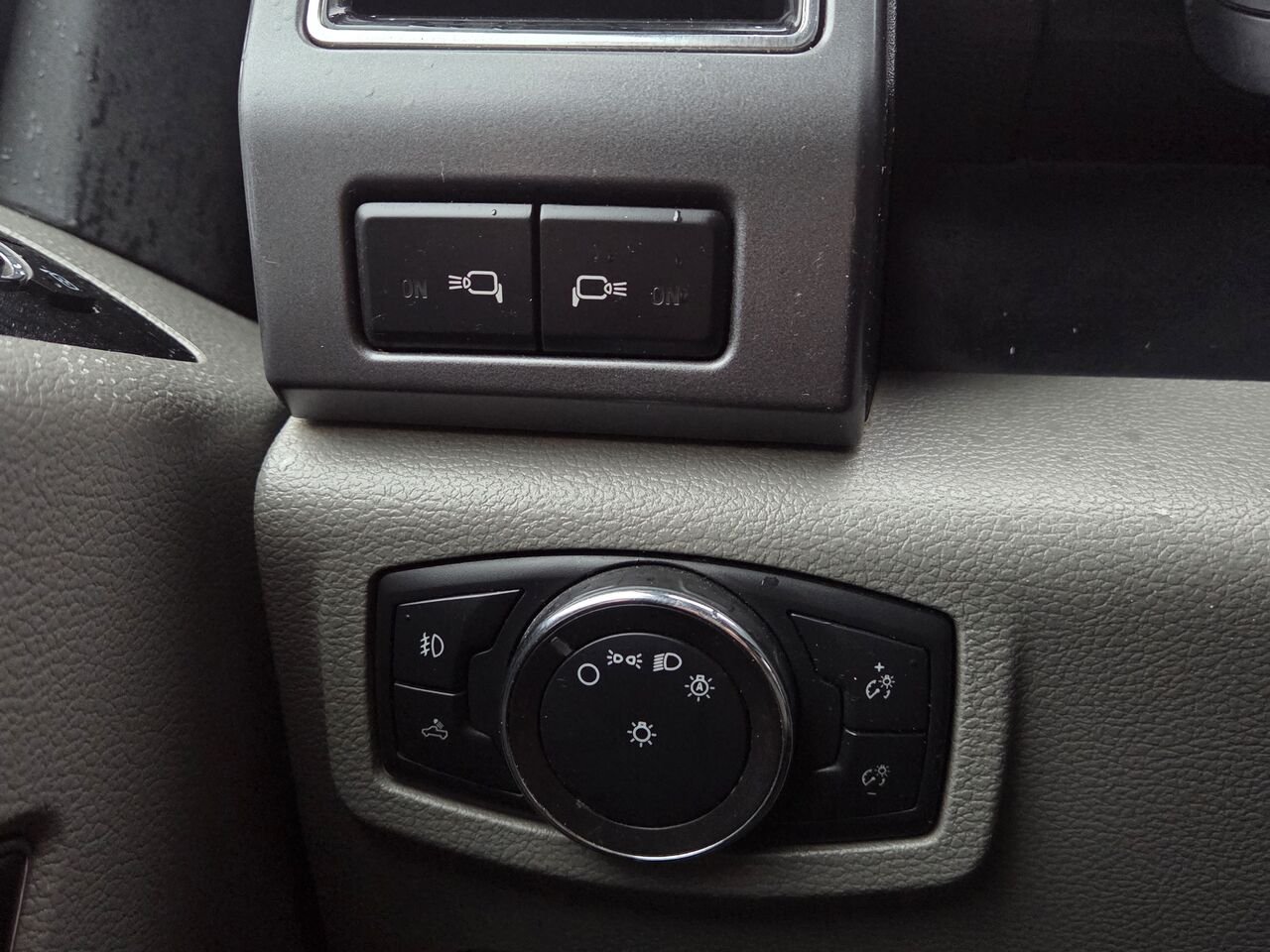 Ford F-150 XLT V8 2019 Noir Granby - photo #18