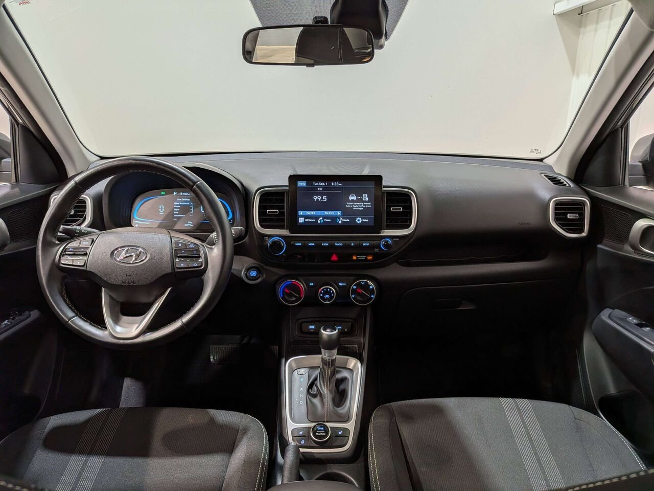 2026 Hyundai Venue Preferred IVT Grey Val-David - photo #11