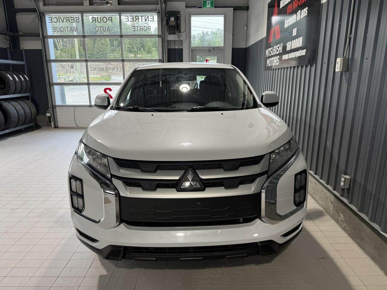 2023 Mitsubishi RVR White Mont-Laurier - photo #4