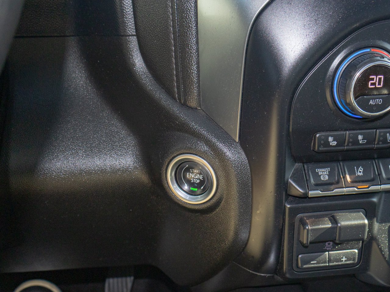 2020 Chevrolet Silverado 2500HD 4WD Crew Cab 159 LTZ White Sherwood Park - photo #26