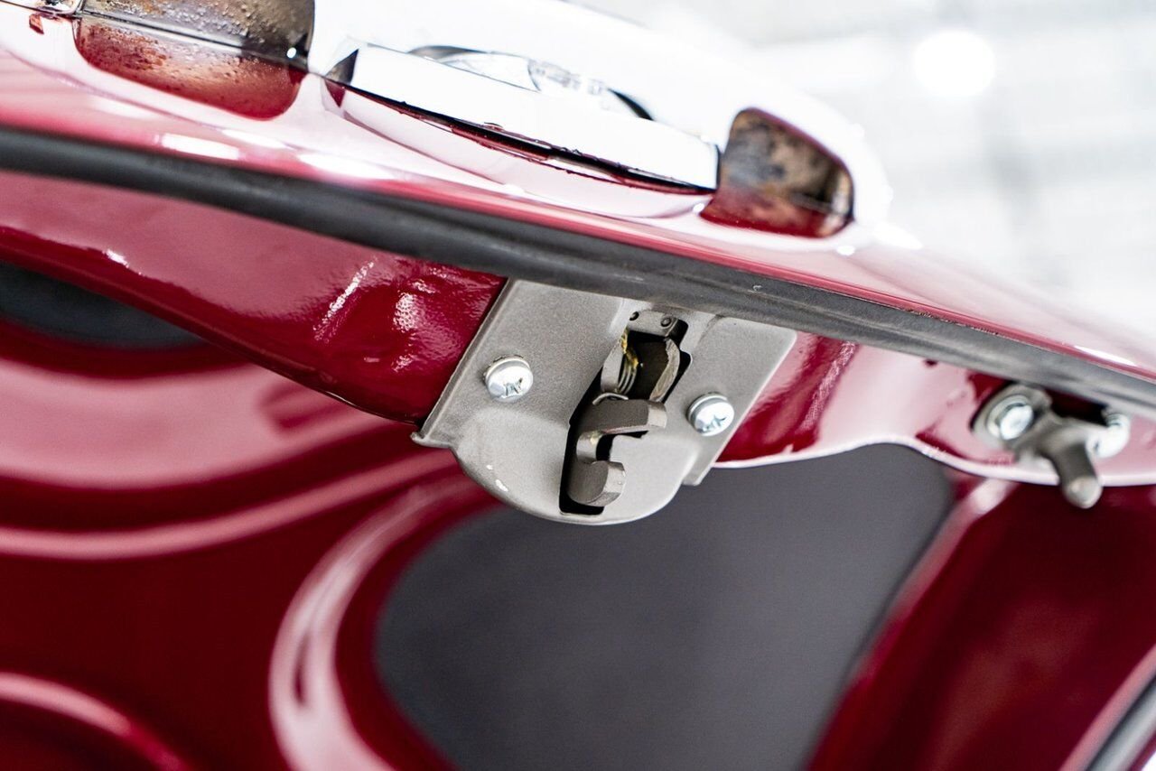 Oldsmobile 98 PRIX EN USD | Convertible Beautifully Presented from complete Restoration 1953 Rouge Montréal - photo #34