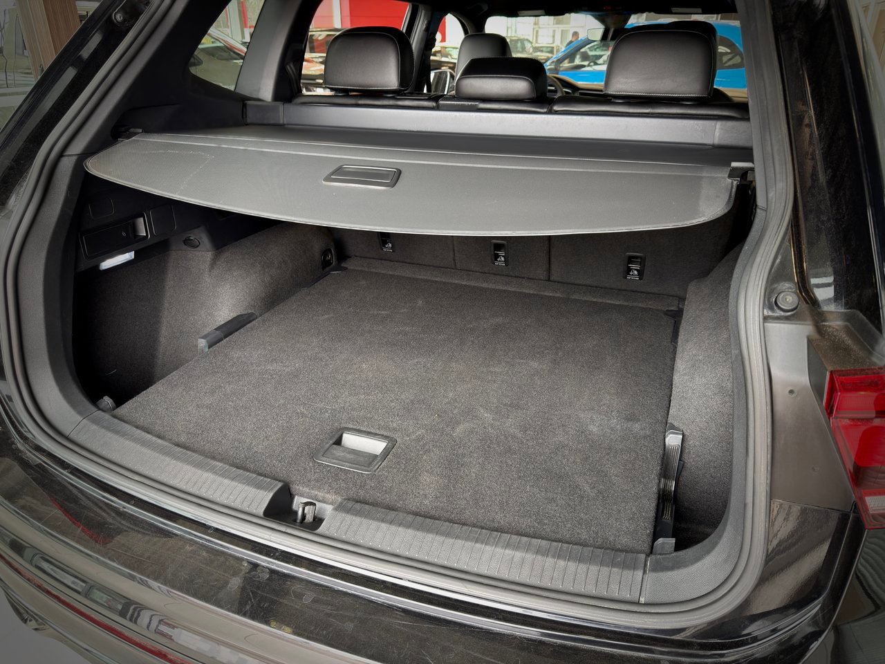 2022 Volkswagen Tiguan Black Notre-Dame-des-Prairies - photo #12