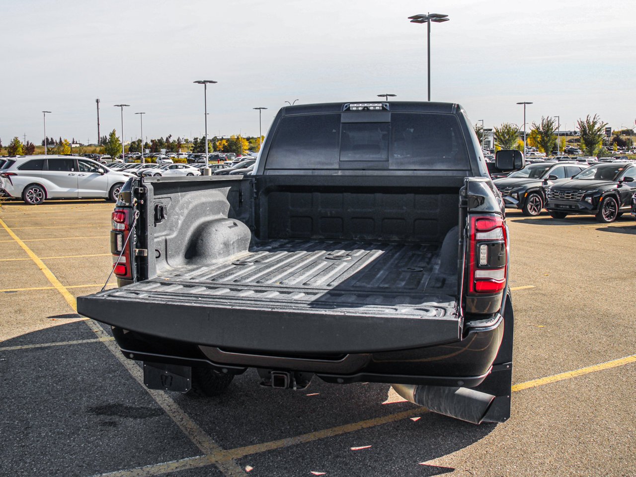 2019 Ram 3500 Laramie 4x4 Crew Cab 6'4 Box Black Sherwood Park - photo #7