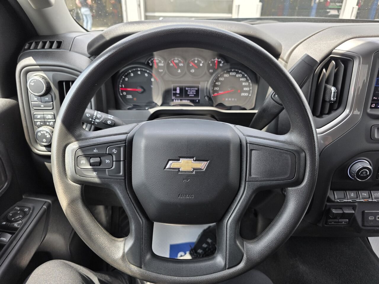 2024 Chevrolet Silverado 2500HD Custom Black Rouyn-Noranda - photo #12