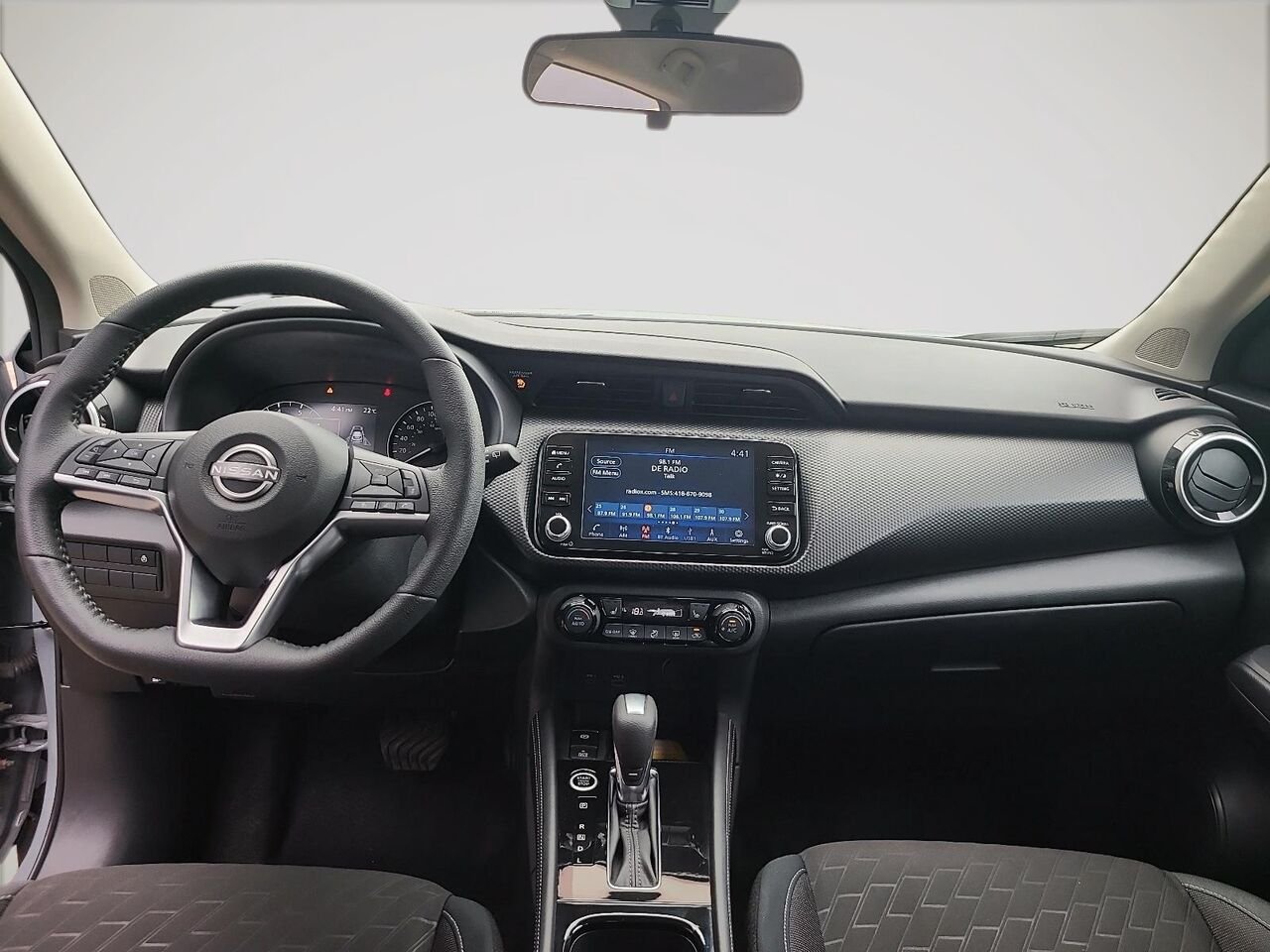 2024 Nissan Kicks SV TA Grey Québec - photo #9