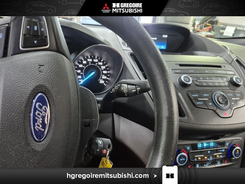 2018 Ford Escape White Laval - photo #23