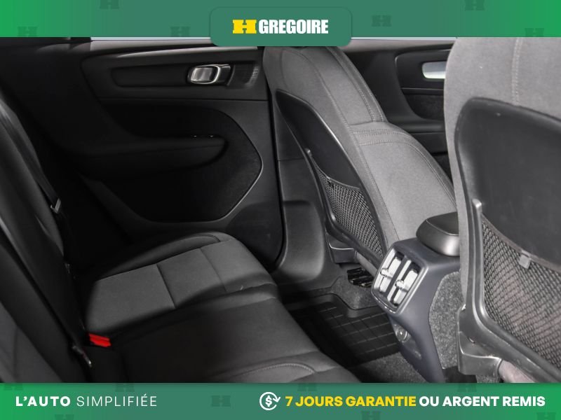 2021 Volvo XC40 Black Laval - photo #29