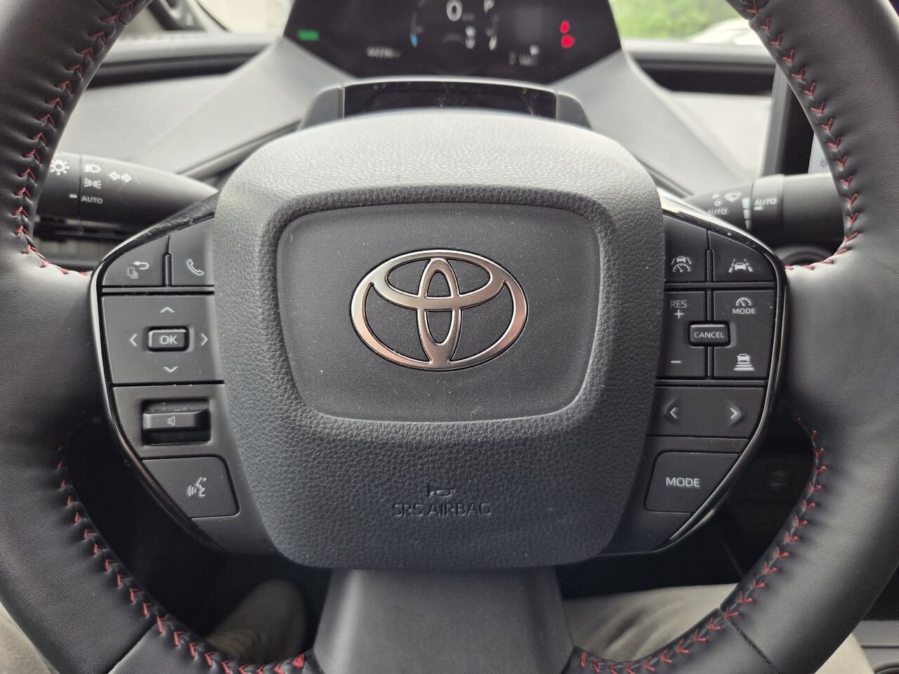 Toyota PRIUS PRIME 2024 Rouge Mont-Laurier - photo #7