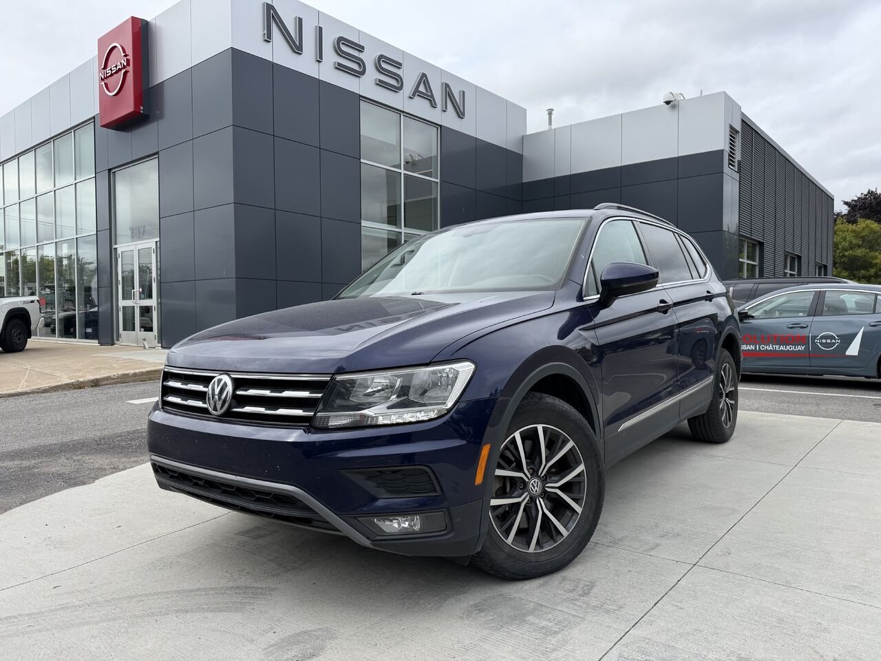 Volkswagen Tiguan jamais accidenté toit ouvrant panoramique un seul propriétaire 2021 Bleu Châteauguay - photo #0