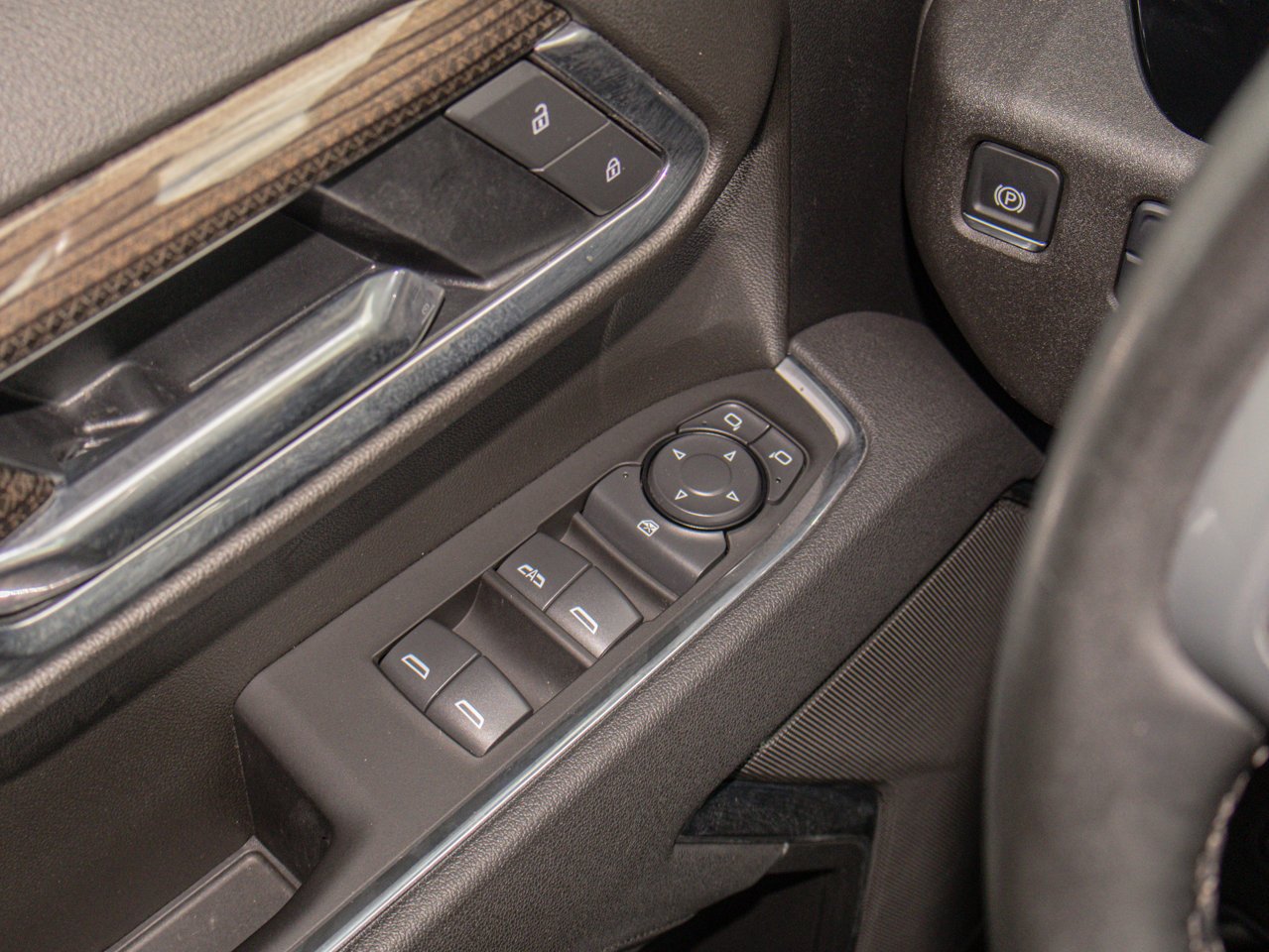 2025 Chevrolet Silverado 1500 4WD Crew Cab 147 LT White Sherwood Park - photo #18