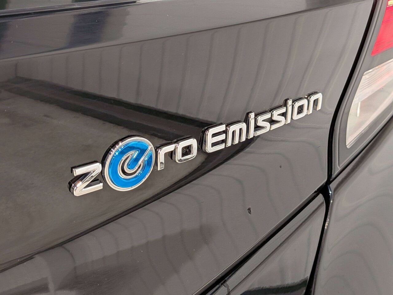 2020 Nissan LEAF SV Hatchback Black Val-David - photo #37