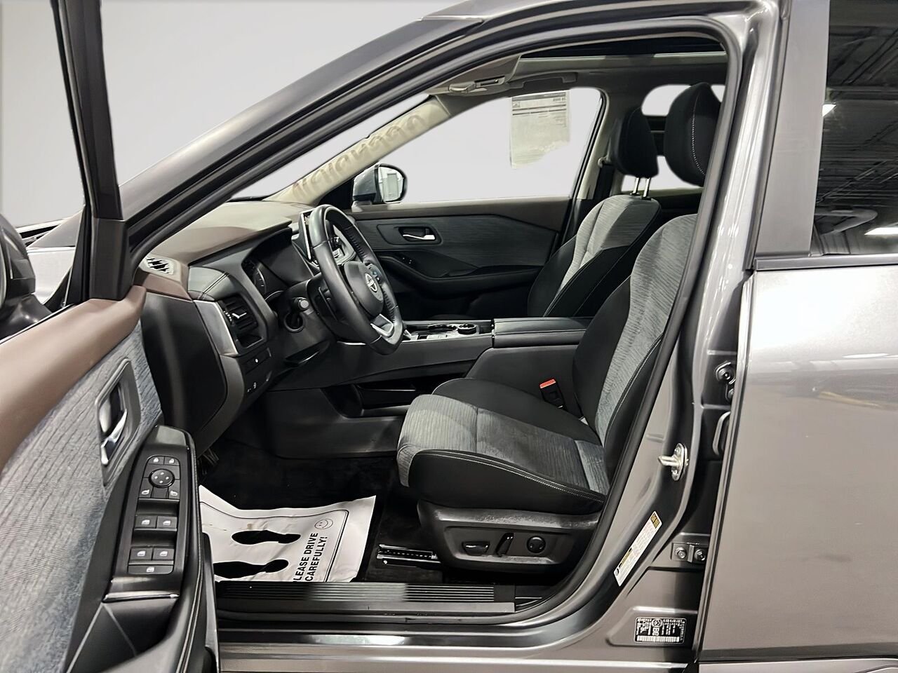Nissan Rogue SV TI 2023 Gris Québec - photo #27