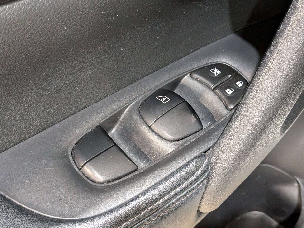 2020 Nissan Rogue FWD S White Val-David - photo #32