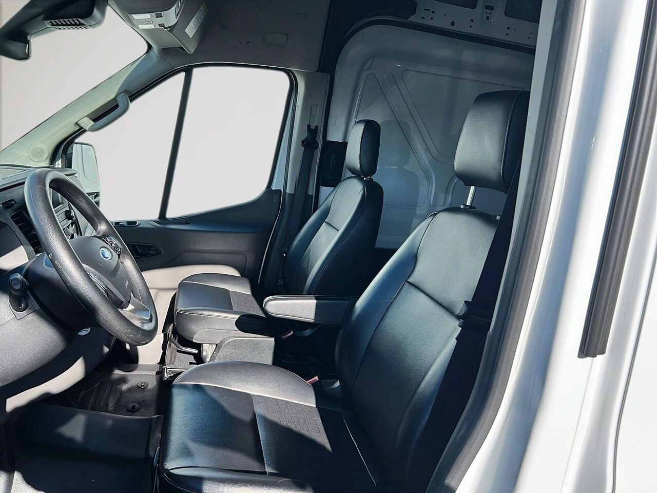 Ford Transit fourgon utilitaire AWD 2025 Québec - photo #8