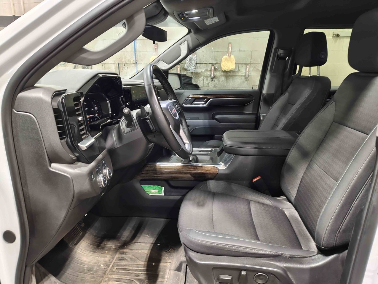 2024 GMC Sierra 1500 4WD Crew Cab 147 Elevation White Sherwood Park - photo #7
