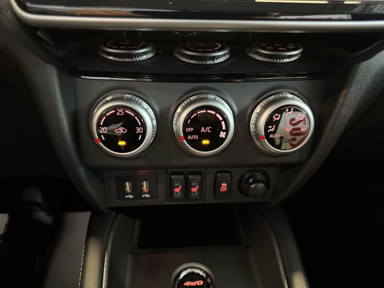 2023 Mitsubishi RVR Red Saint-Eustache - photo #21