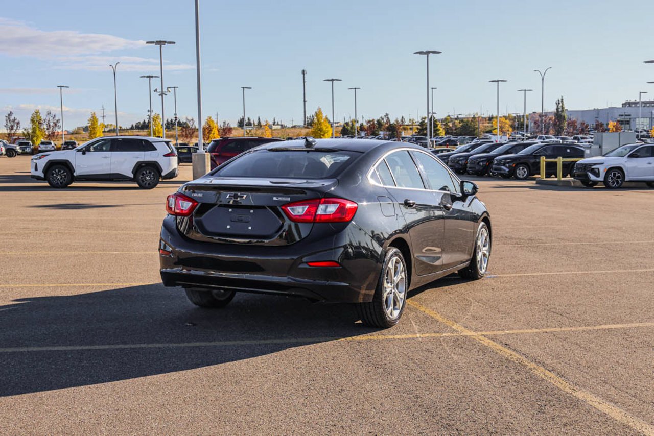 2017 Chevrolet Cruze 4dr Sdn 1.4L Premier w/1SF Black Sherwood Park - photo #8